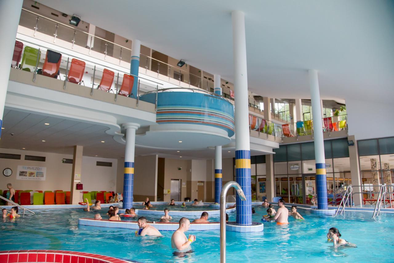 Sport Hotel Tatabánya Exteriör bild